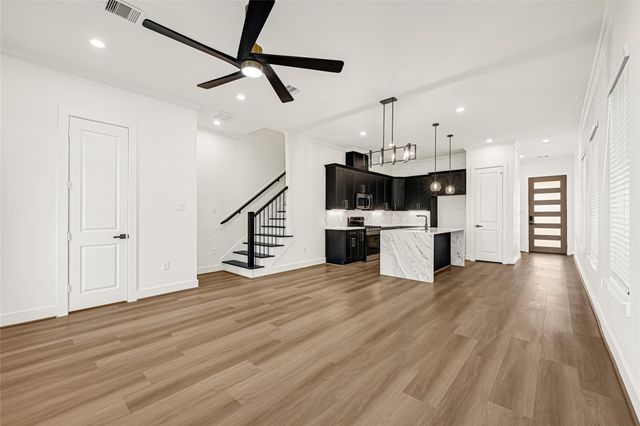 7944 Dyer Street, Houston, TX 77088