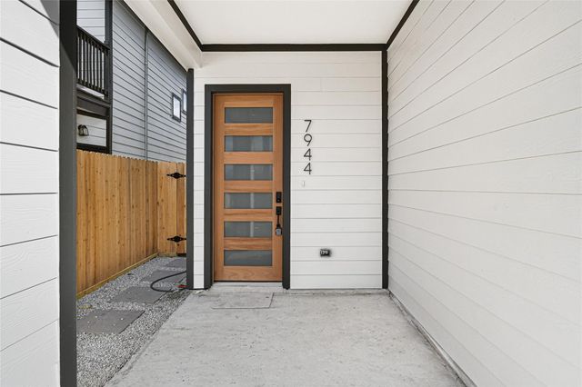7944 Dyer Street, Houston, TX 77088
