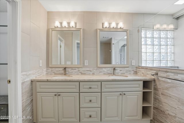 13225 PACEMAKER Drive, Jacksonville, FL 32225