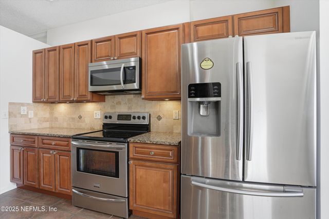 13225 PACEMAKER Drive, Jacksonville, FL 32225