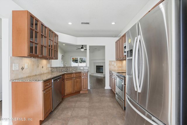 13225 PACEMAKER Drive, Jacksonville, FL 32225