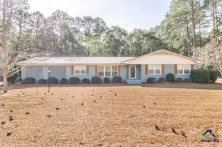 19 Mansfield Drive, Hawkinsville, GA 31036