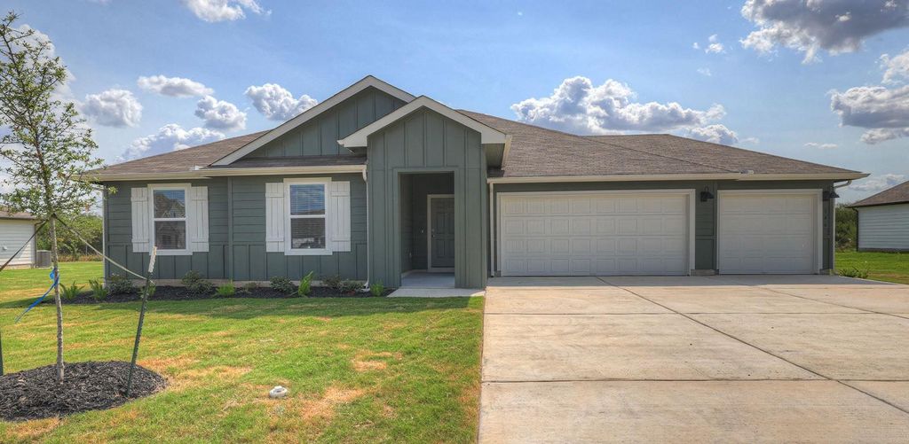 450 KOLBO CROSSING CV, Lockhart, TX 78644