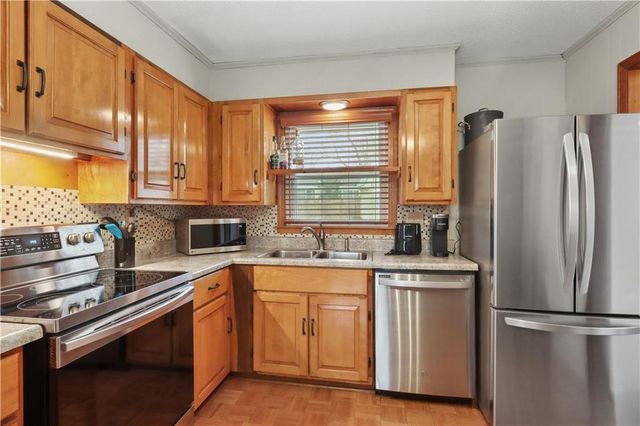 7516 High Drive, Prairie Village, KS 66208