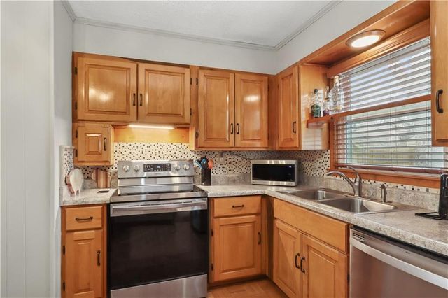 7516 High Drive, Prairie Village, KS 66208