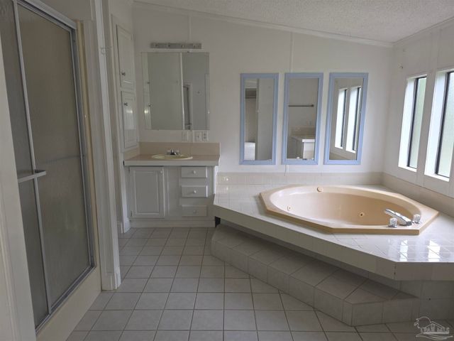 4833 Guernsey Rd, Pace, FL 32571