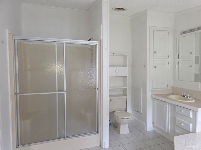 4833 Guernsey Rd, Pace, FL 32571
