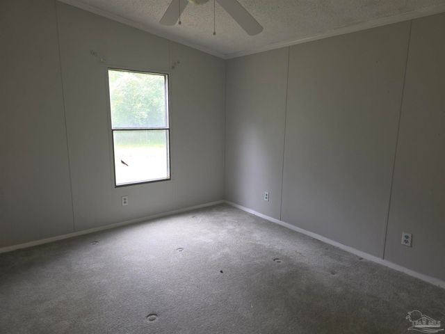 4833 Guernsey Rd, Pace, FL 32571