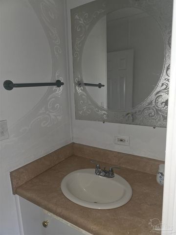 4833 Guernsey Rd, Pace, FL 32571