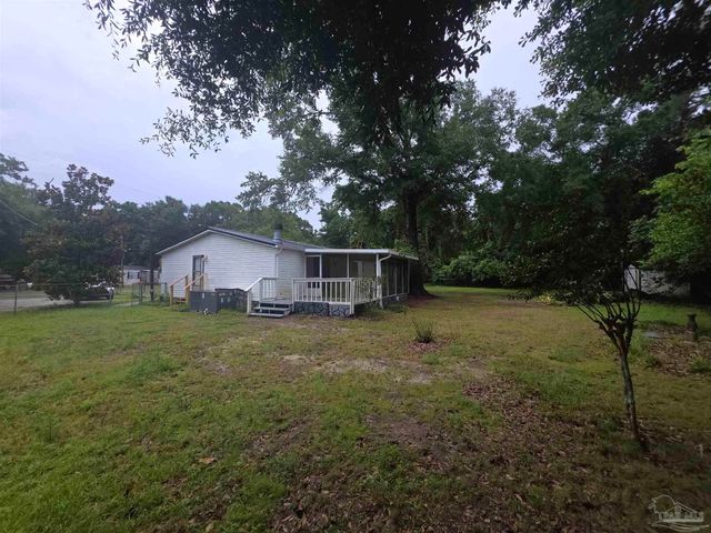 4833 Guernsey Rd, Pace, FL 32571