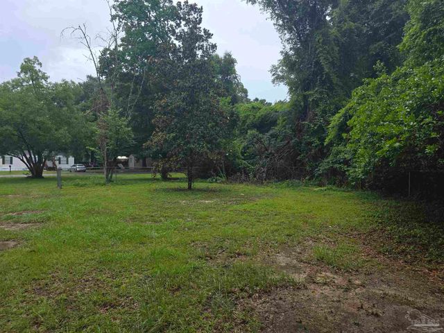 4833 Guernsey Rd, Pace, FL 32571