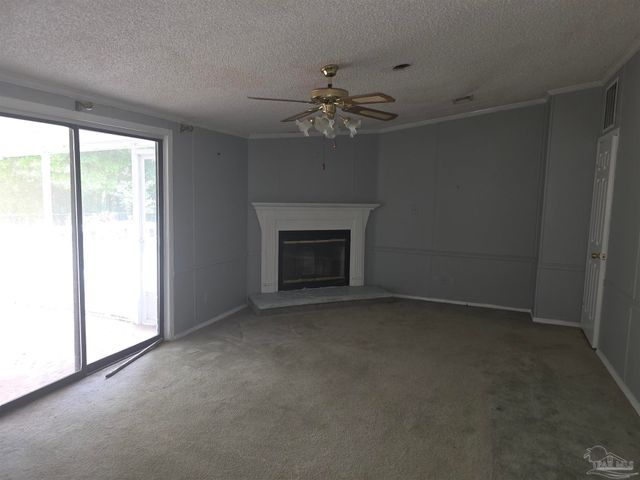 4833 Guernsey Rd, Pace, FL 32571