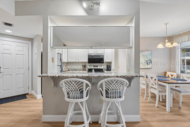 77 Ocean Ln Apt 612, Hilton Head Island, SC 29928