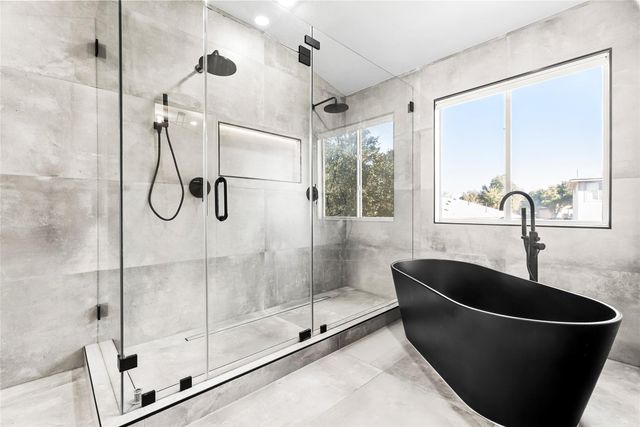 3817 Tailfeather DR, Round Rock, TX 78681