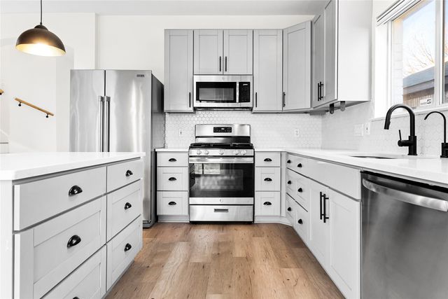 3817 Tailfeather DR, Round Rock, TX 78681