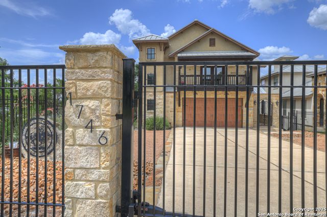 1746 Stagecoach, Canyon Lake, TX 78133