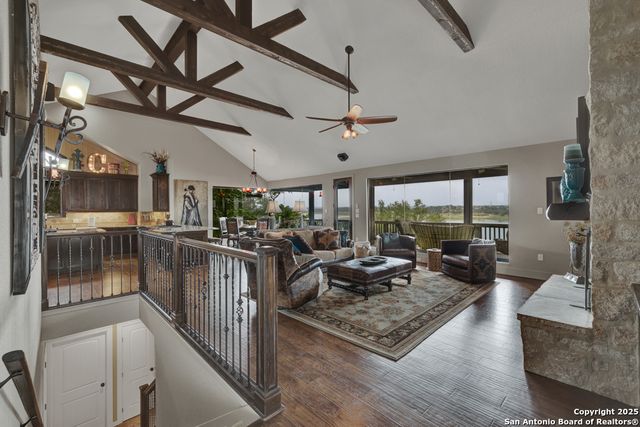 1746 Stagecoach, Canyon Lake, TX 78133