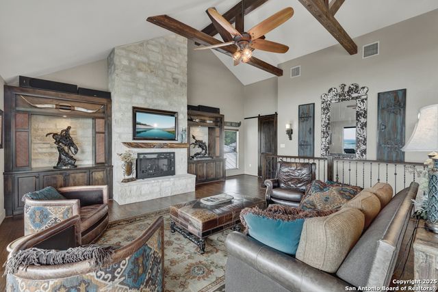 1746 Stagecoach, Canyon Lake, TX 78133