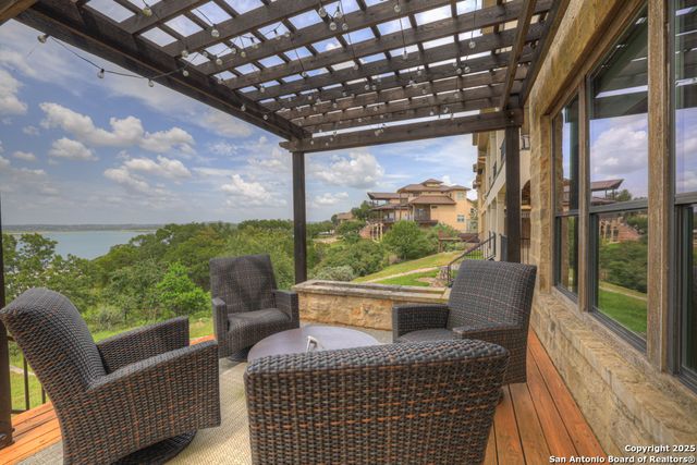 1746 Stagecoach, Canyon Lake, TX 78133