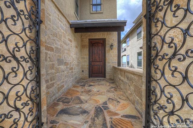 1746 Stagecoach, Canyon Lake, TX 78133