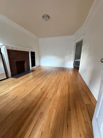 5849 S Michigan Avenue, Chicago, IL 60637