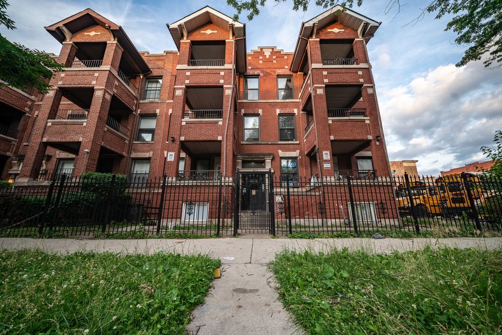 5849 S Michigan Avenue, Chicago, IL 60637