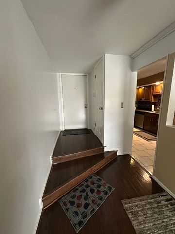 18559 Escanaba Avenue 305, Lansing, IL 60438