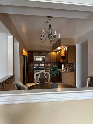 18559 Escanaba Avenue 305, Lansing, IL 60438