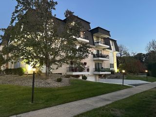 18559 Escanaba Avenue 305, Lansing, IL 60438