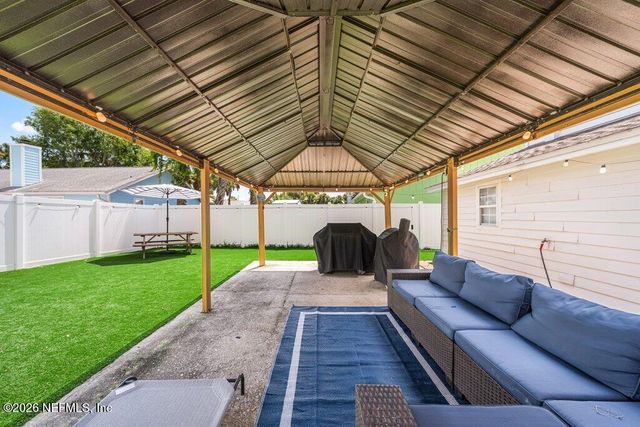 457 7TH Avenue S, Jacksonville Beach, FL 32250