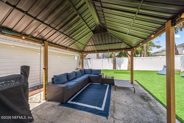 457 7TH Avenue S, Jacksonville Beach, FL 32250
