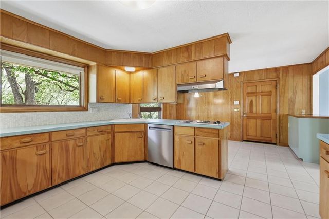 2400 Orchard Lane, Lawrence, KS 66049