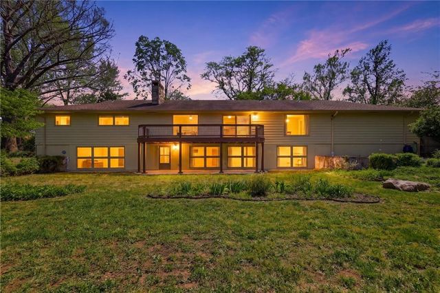2400 Orchard Lane, Lawrence, KS 66049