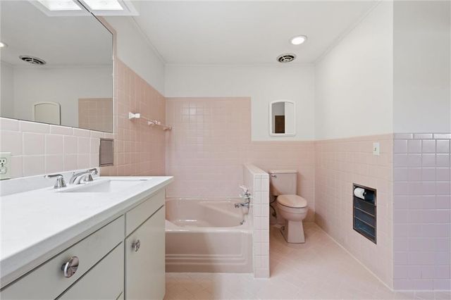 2400 Orchard Lane, Lawrence, KS 66049