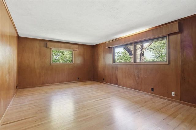 2400 Orchard Lane, Lawrence, KS 66049