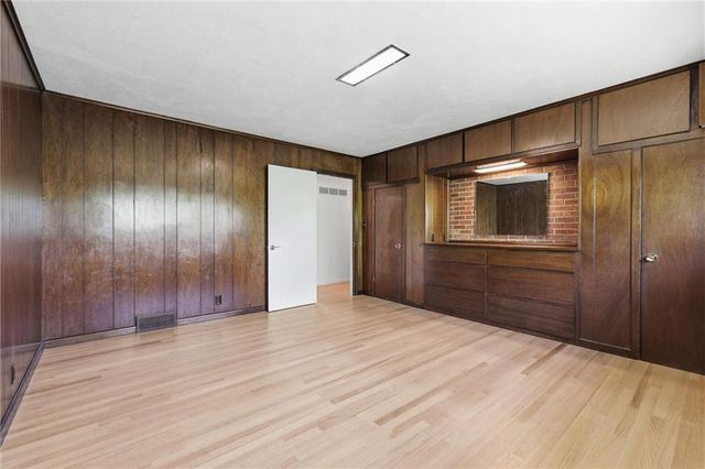 2400 Orchard Lane, Lawrence, KS 66049