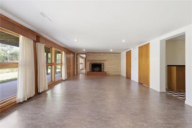 2400 Orchard Lane, Lawrence, KS 66049