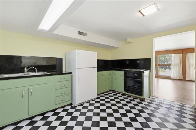 2400 Orchard Lane, Lawrence, KS 66049