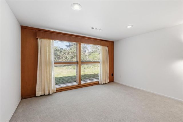 2400 Orchard Lane, Lawrence, KS 66049