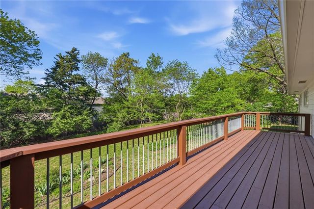 2400 Orchard Lane, Lawrence, KS 66049
