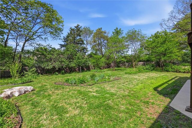 2400 Orchard Lane, Lawrence, KS 66049