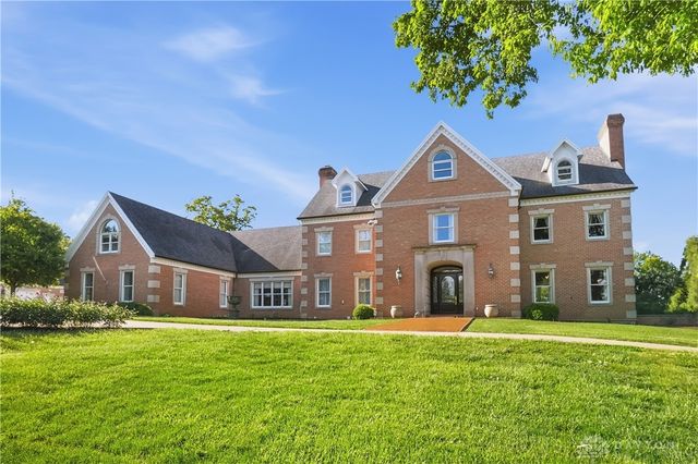 1619 Grand Portage Trail, Beavercreek Twp, OH 45385