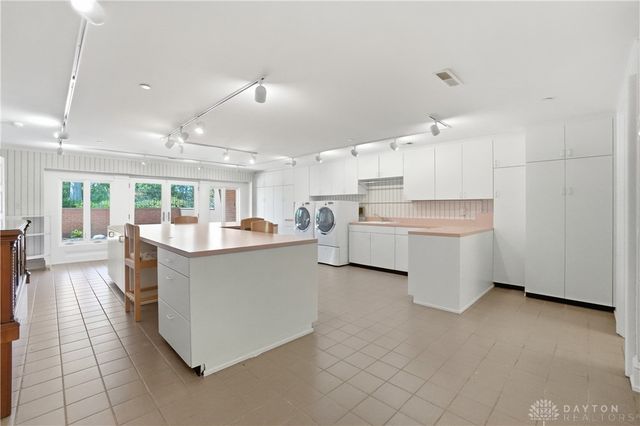 1619 Grand Portage Trail, Beavercreek Twp, OH 45385