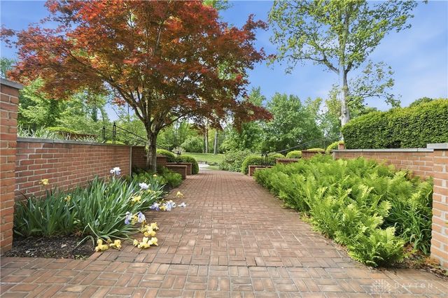 1619 Grand Portage Trail, Beavercreek Twp, OH 45385