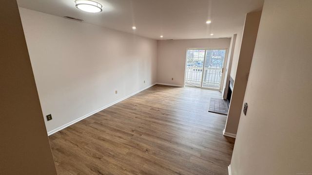 25 Janet Circle F, Bridgeport, CT 06606