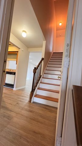 25 Janet Circle F, Bridgeport, CT 06606