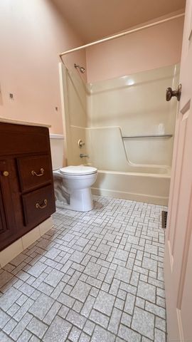 25 Janet Circle F, Bridgeport, CT 06606