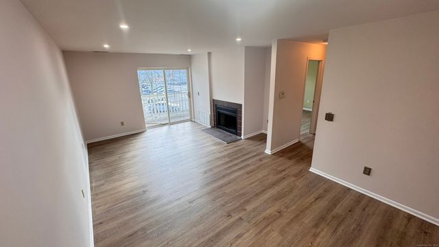 25 Janet Circle F, Bridgeport, CT 06606