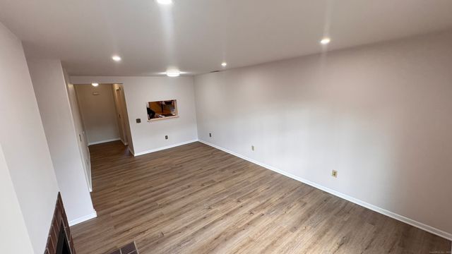 25 Janet Circle F, Bridgeport, CT 06606