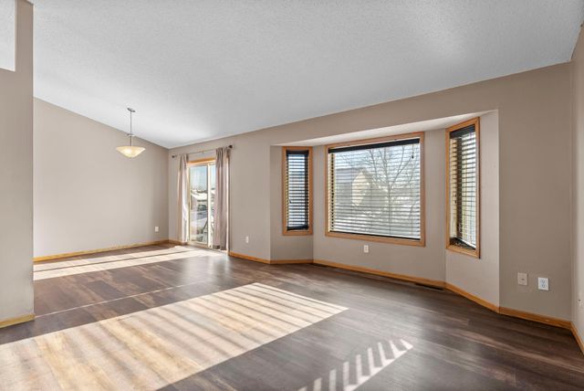 213 Summerfield Lane, Waverly, MN 55390